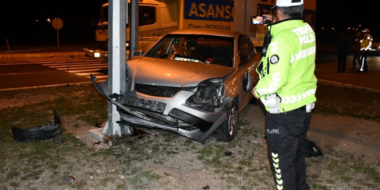 Aksaray’da 2 otomobil çarpıştı: 2 yaralı