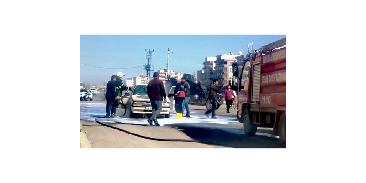 Şanlıurfa’da seyir halindeki araç alev aldı