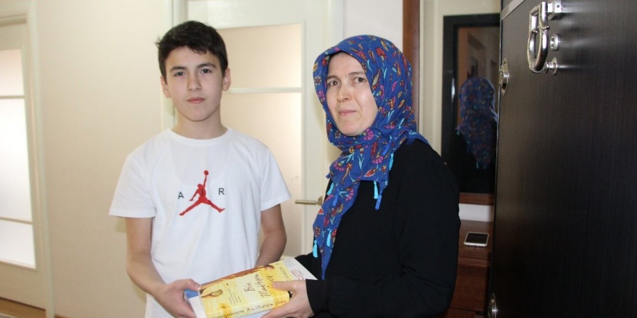 Trabzon’da bir kitapevinden ilginç ‘Evdekal’ kampanyası