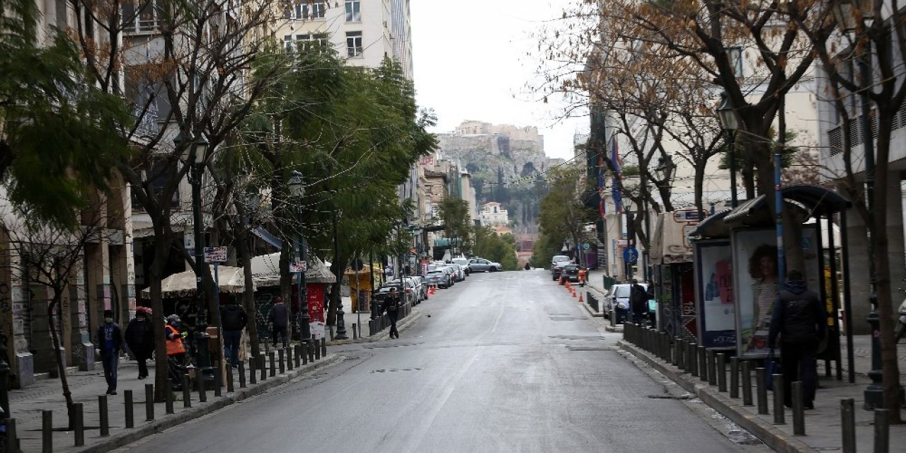 Turizm ülkesi Yunanistan’da sokaklar sessiz