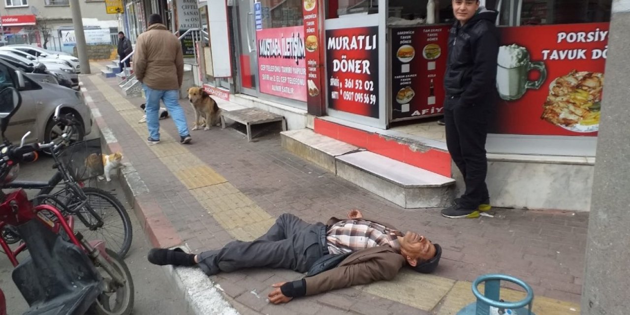 Sokak ortasında yığıldı, korona korkusu yaklaştırmadı