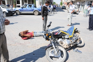 Otomobil motosiklete çarptı:1 yaralı