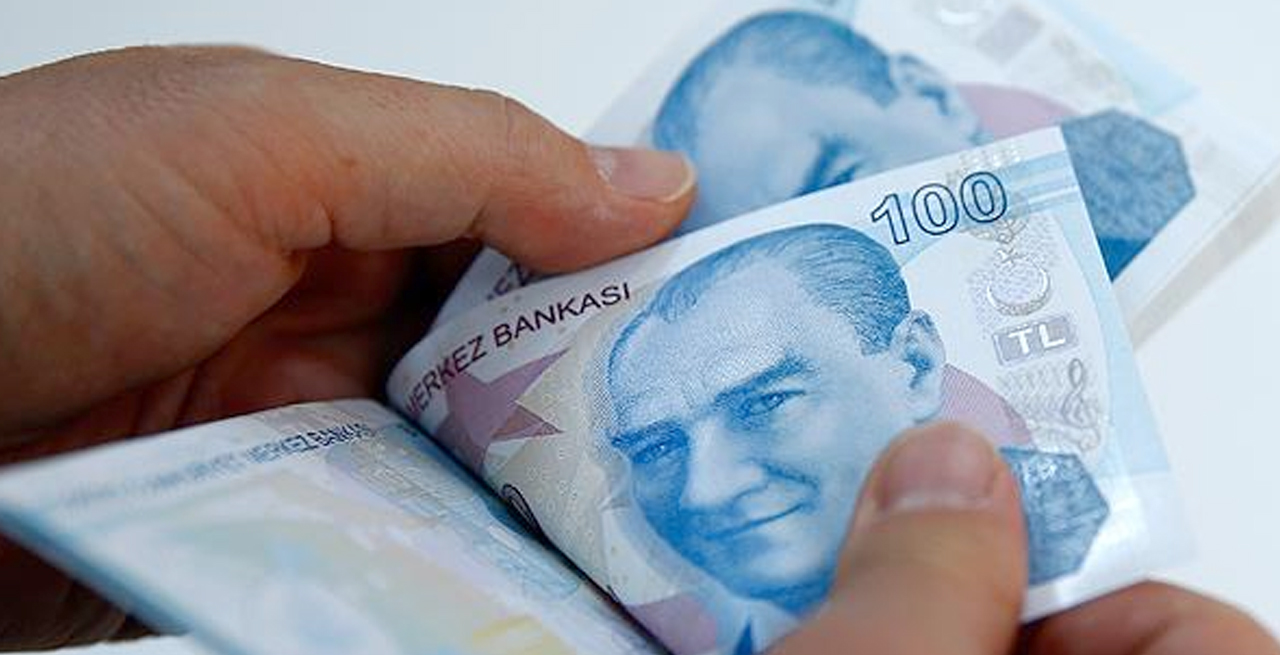 Emekli aylıklarını bin 500 TL’ye çıkaran kanun teklifi kabul edildi