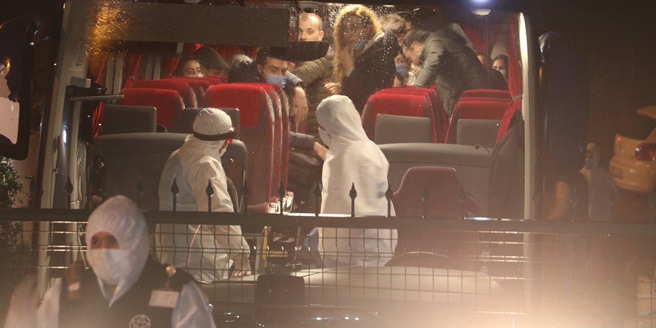 Londra'dan gelen 142 kişi Sakarya'da