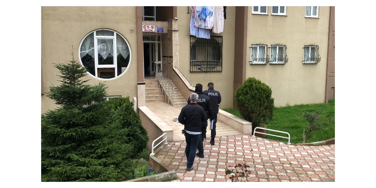 Tansiyon hastası kadını, çocukları evin balkonunda ölü buldu