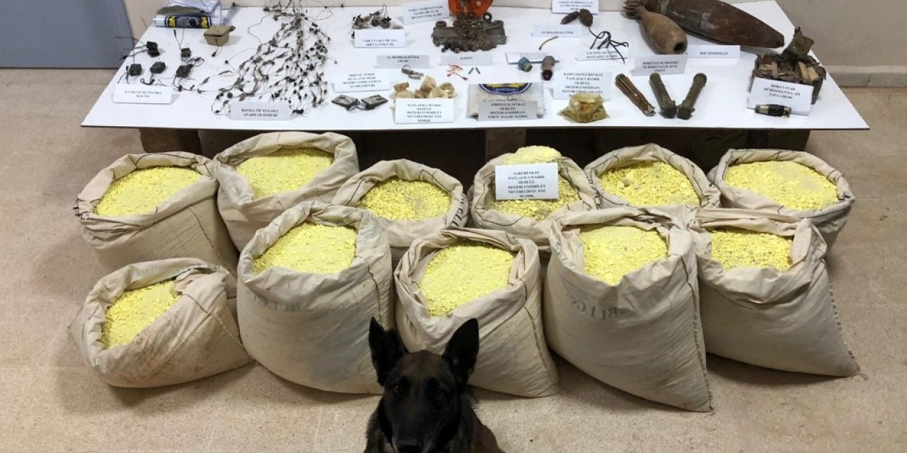 Barış Pınarı bölgesinde yüzlerce kilo patlayıcı madde ele geçirildi