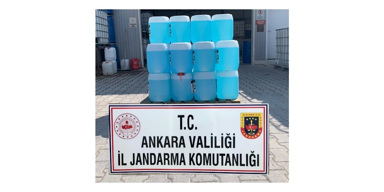 Jandarma 460 litre kaçak dezenfektan malzemesi ele geçirdi