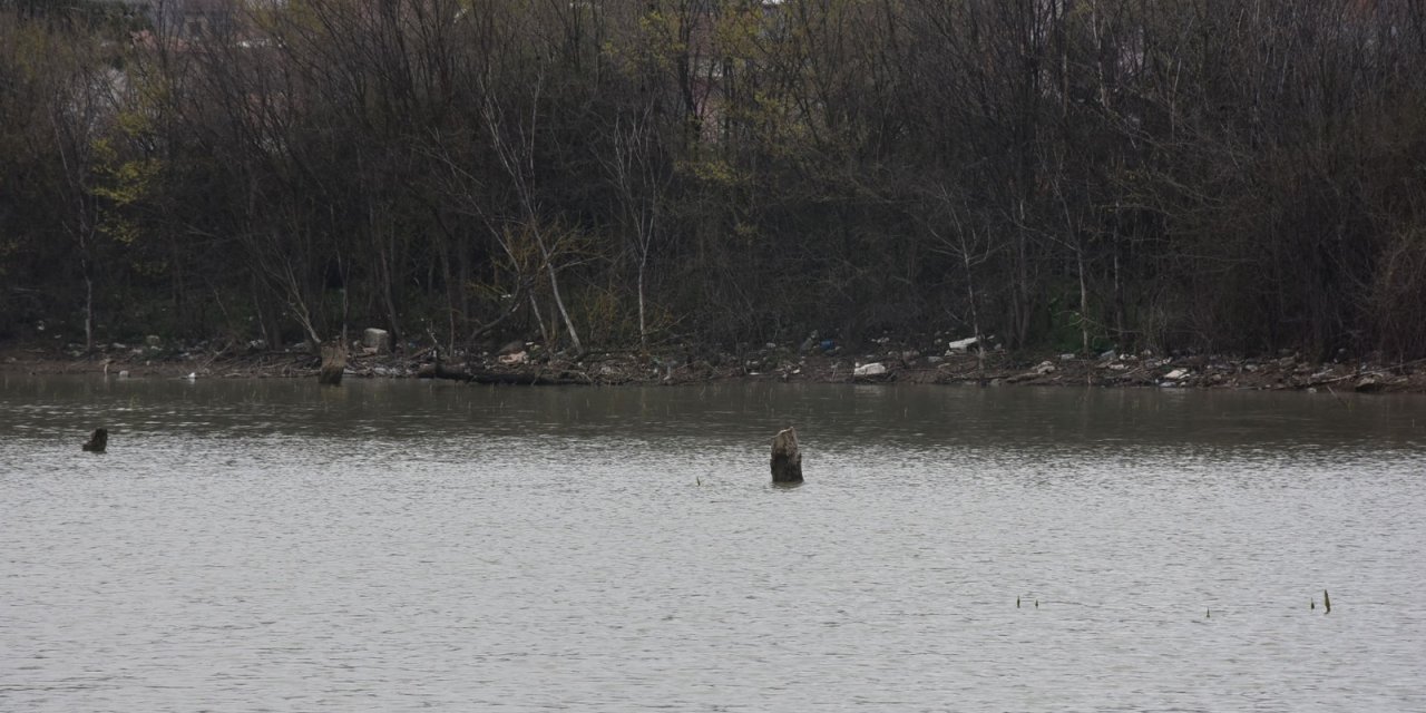 İnegöl'de mezar ziyareti için baraj suyunun çekilmesini bekliyorlar