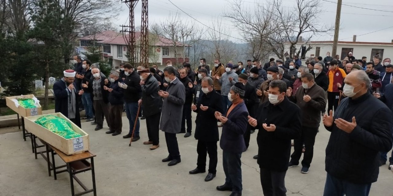 Eski belediye başkanının öldürdüğü karı-koca toprağa verildi