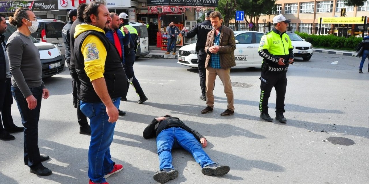 Manisa’da otomobil ile motosiklet çarpıştı: 1 yaralı