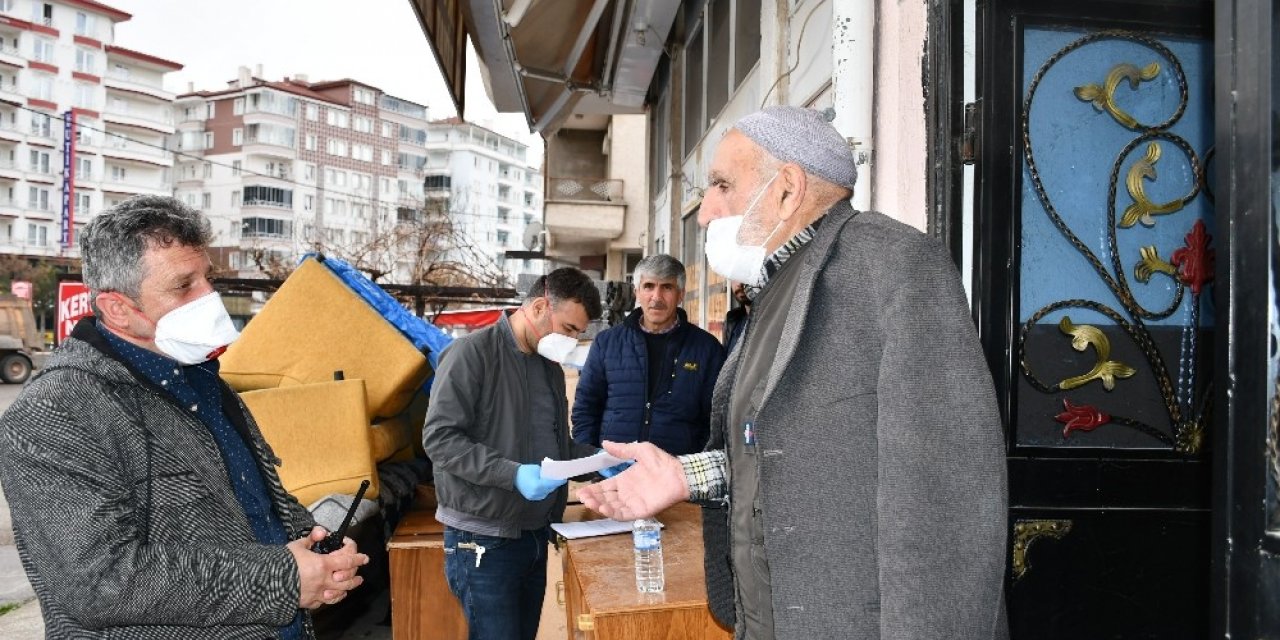 Polisi arayan yaşlı adam dolandırılmaktan kurtuldu