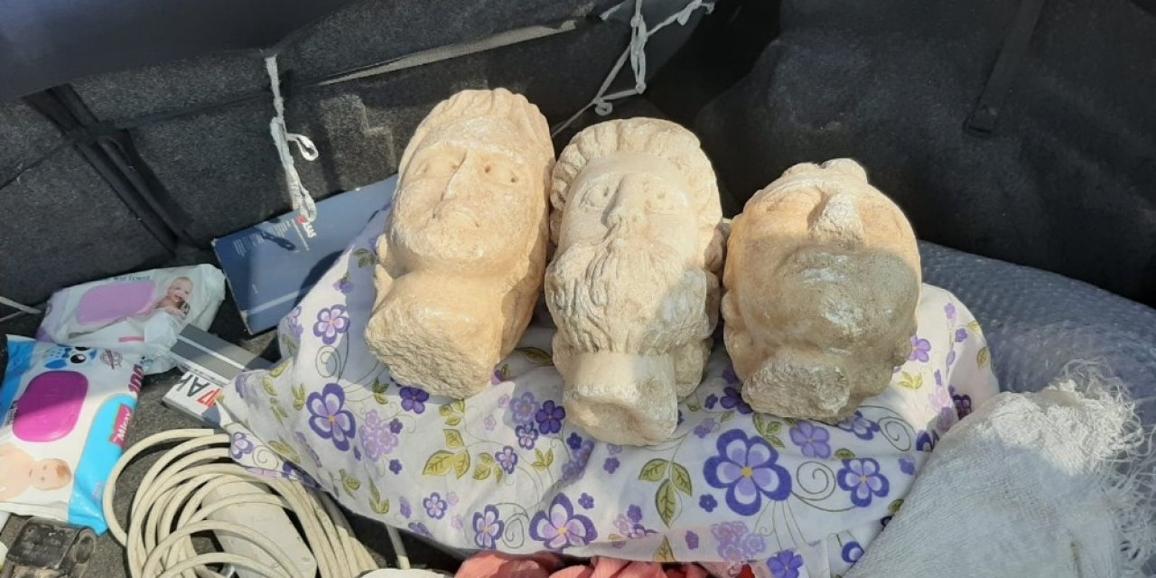 Jandarma Roma dönemine ait 3 adet heykel başı yakaladı