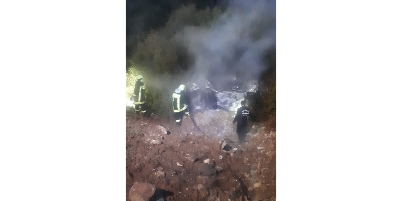 Taklalar atan otomobil alev aldı: 1 ölü
