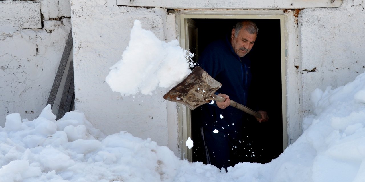 Sarıkamış martta beyaza büründü
