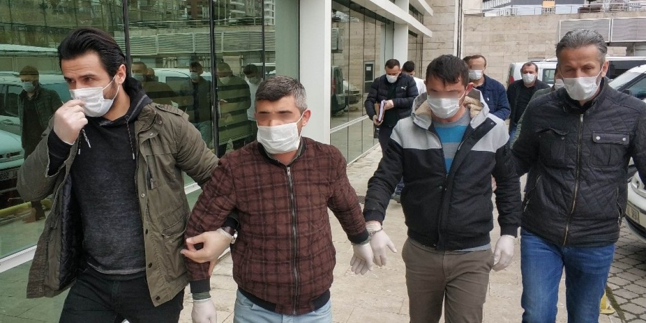 1 kişinin ağır yaralandığı silahlı kavganın zanlıları adliyeye sevk edildi