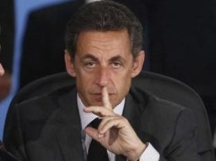 Sarkozy'nin  popülaritesi yerlerde