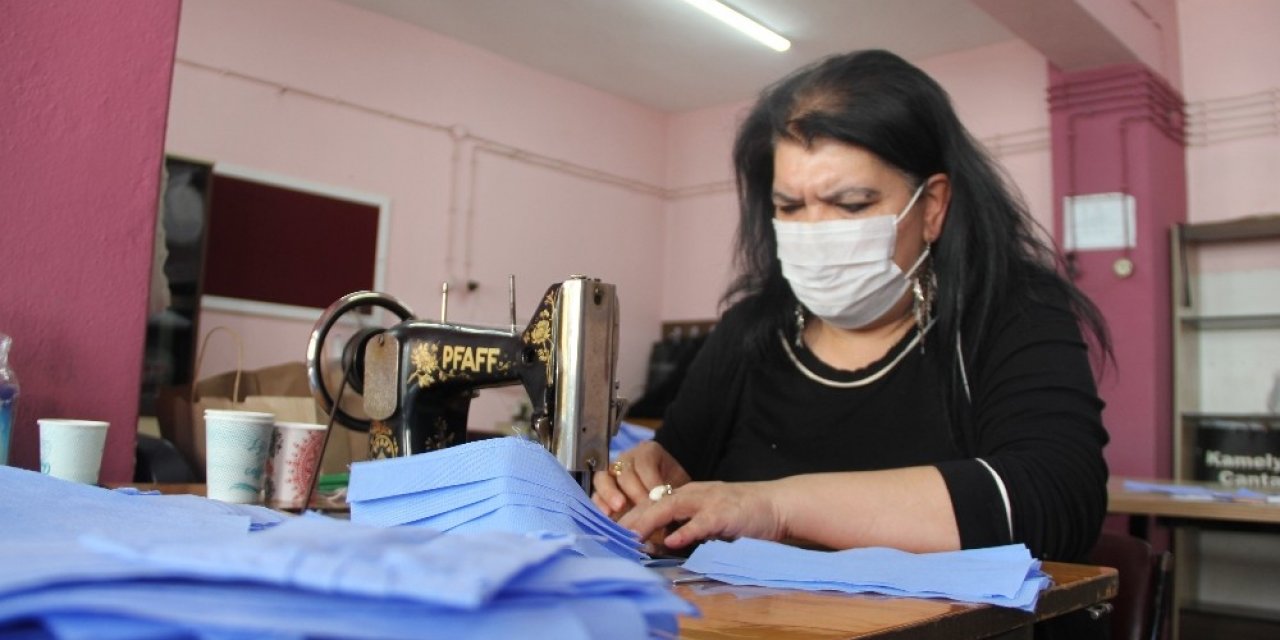 Nene Hatun’un torunları maske üretimi için seferber oldu
