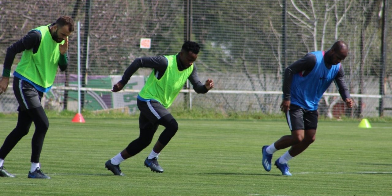Onazi’den anlamlı ’tek kişilik tavla’ mesajı