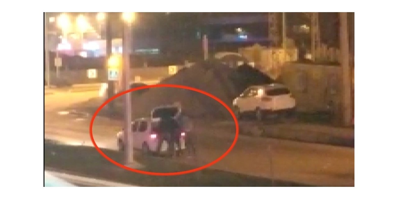 Samsun’da 2 kişi tarafından dövülerek aracın bagajına koyulan genci polis kurtardı