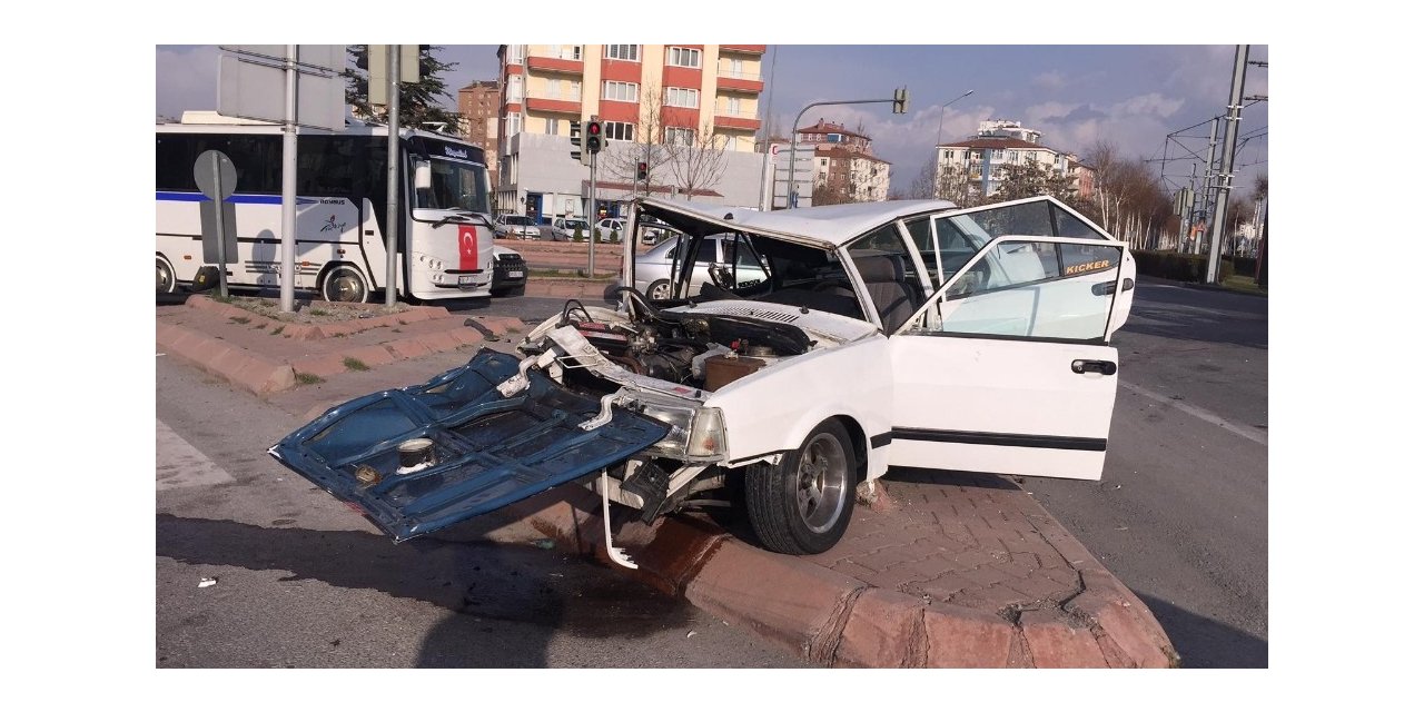 Kayseri’de trafik kazası: 3 yaralı