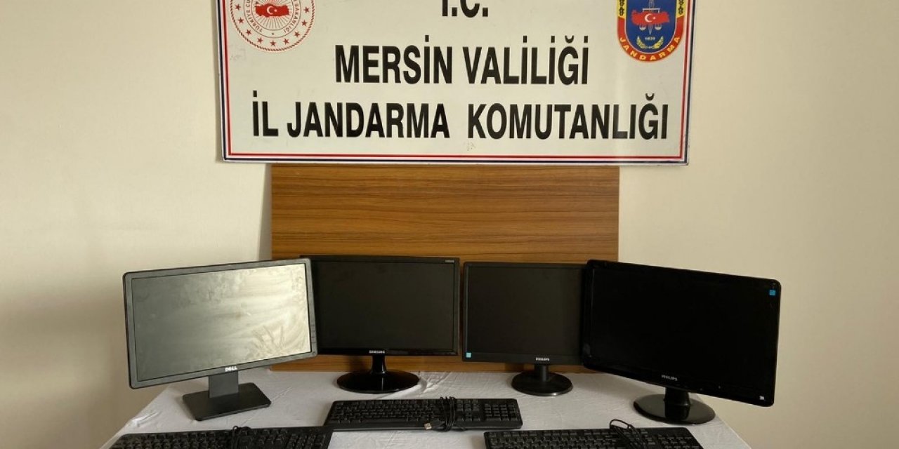 Erdemli’de iş yerinden hırsızlık yapan 3 zanlı yakalandı