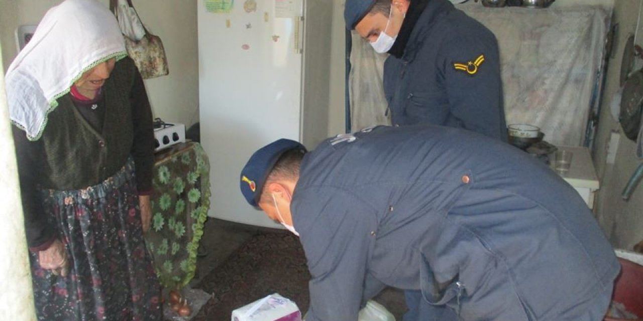 Tomarza'da 65 yaş üstü vatandaşların temel ihtiyaçları karşılanıyor
