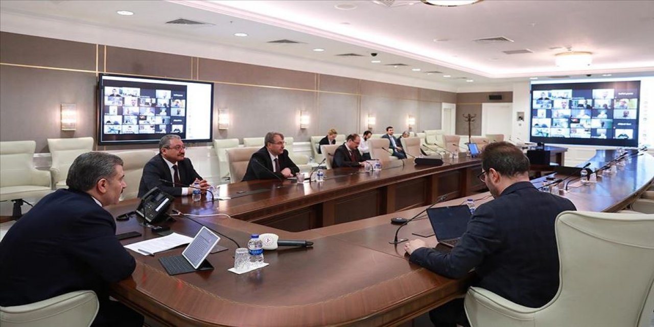 Bakan Koca, 81 ilin sağlık müdürüyle telekonferansla görüştü