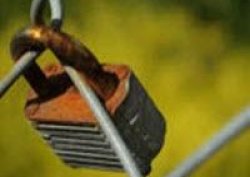 Rakibi güvenlik açığını buldu