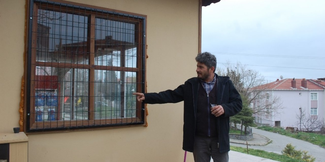Kafeteryaya giren hırsızlara suçüstü