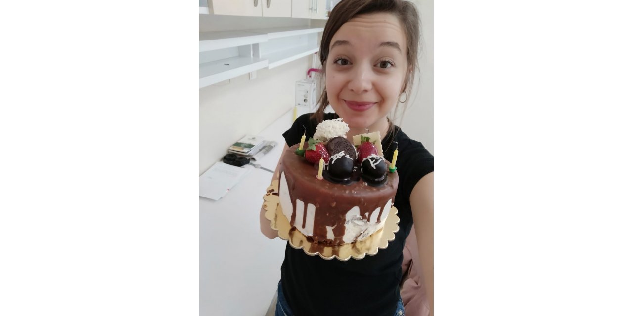 Samsun'da karantinadaki üniversite öğrencisine doğum günü sürprizi