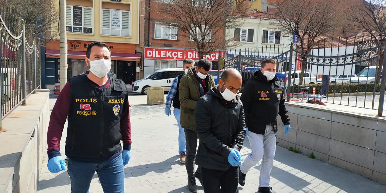GÜNCELLEME - Eskişehir'de telefon dolandırıcılığı operasyonu: 2 gözaltı