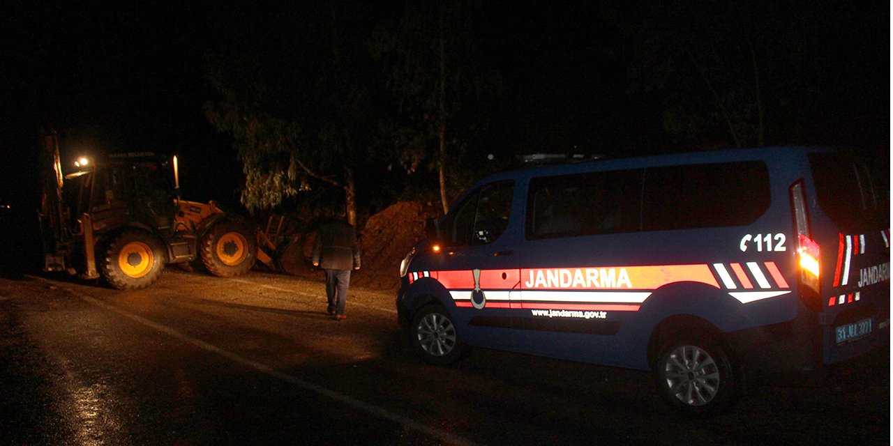 Hatay’da heyelan nedeniyle kapanan yol ulaşıma açıldı