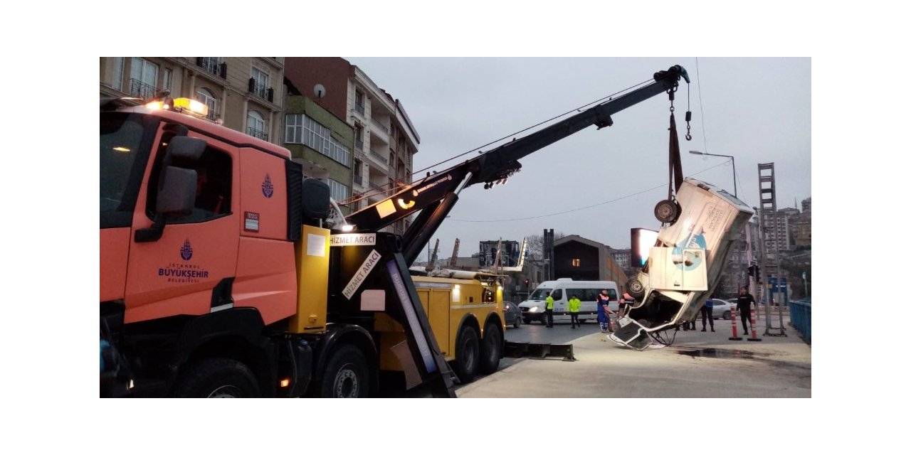 Polis kovalamacasının sonu su kanalında sona erdi