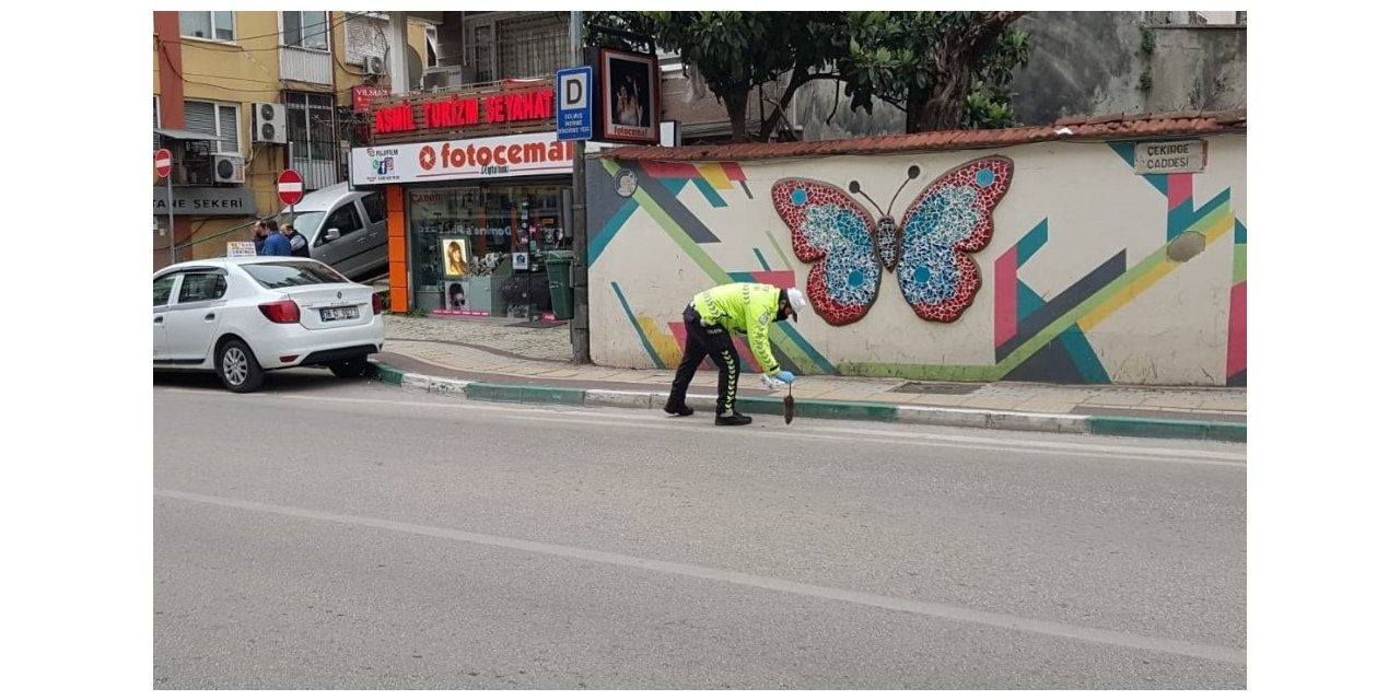 Bursa’da trafik polisinden örnek davranış