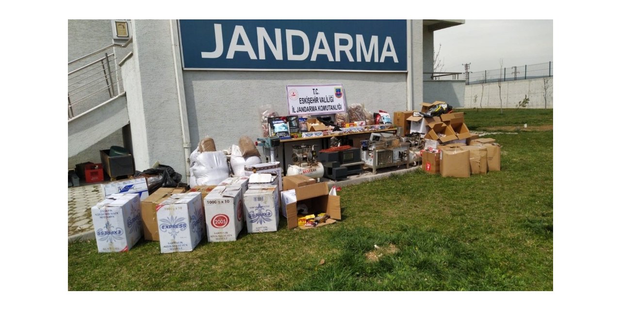 Kaçak sigara üretim yerine jandarma baskını: 1 gözaltı