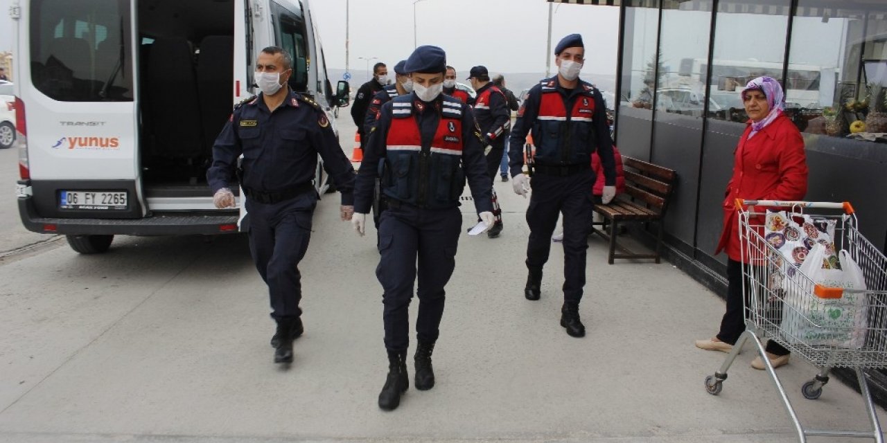 Jandarma birimleri 65 yaş üstü vatandaşların istek ve taleplerini yetiştirmeye çalışıyor