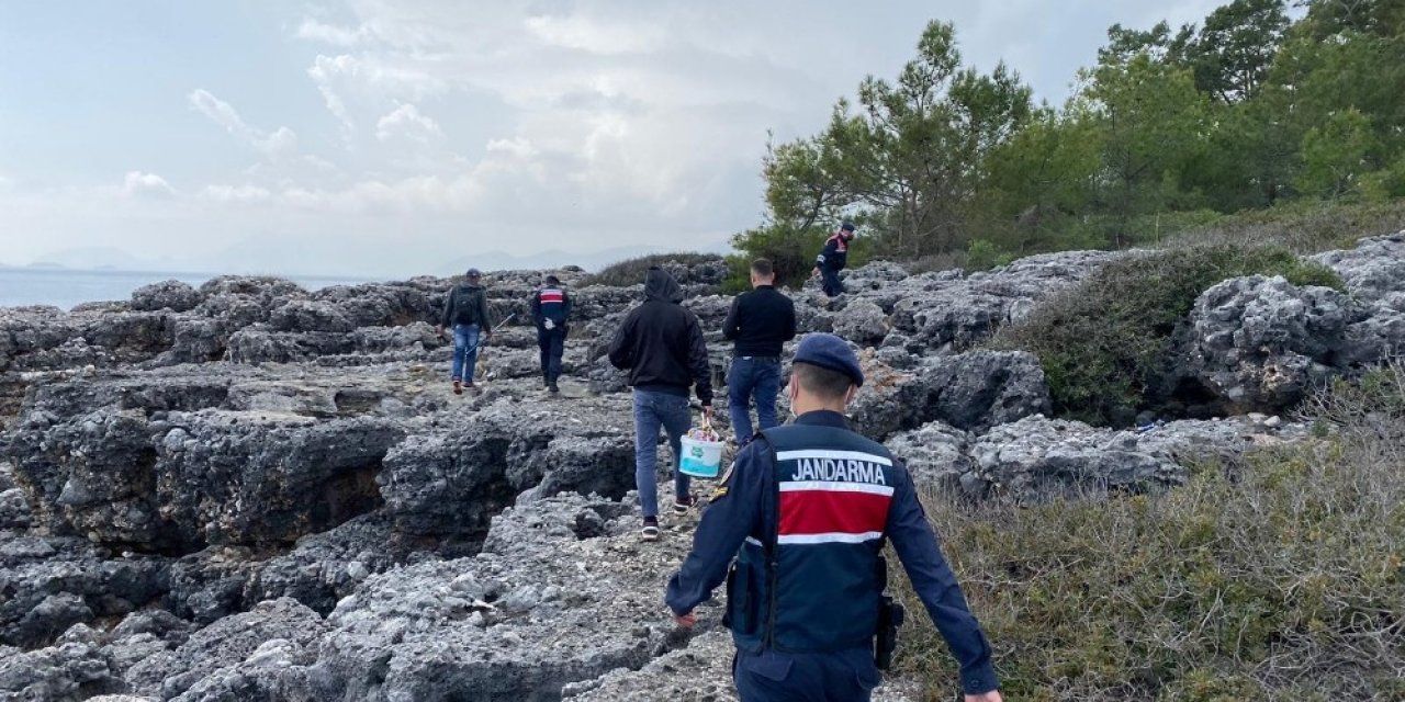 Antalya’da jandarma ekipleri sahilleri denetledi