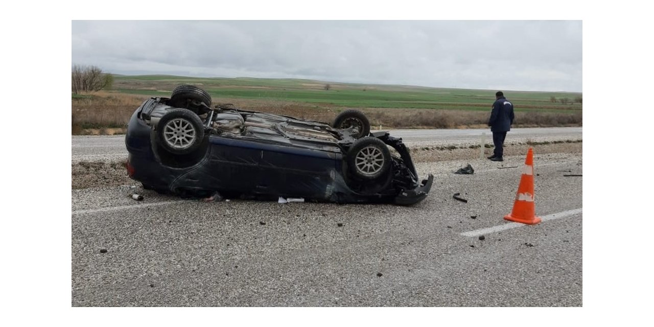 Otomobil karşı şeride geçip ters devrildi: 1 yaralı