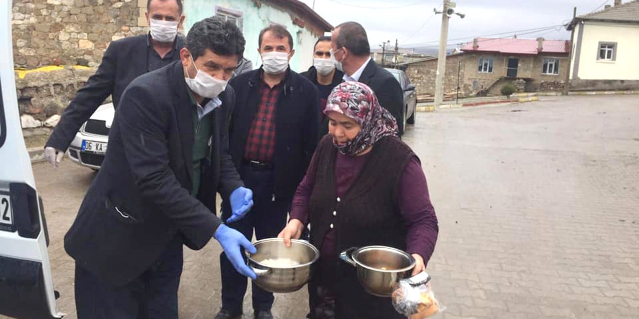 Ahırlı'da 65 yaş üstüne sıcak yemek hizmeti