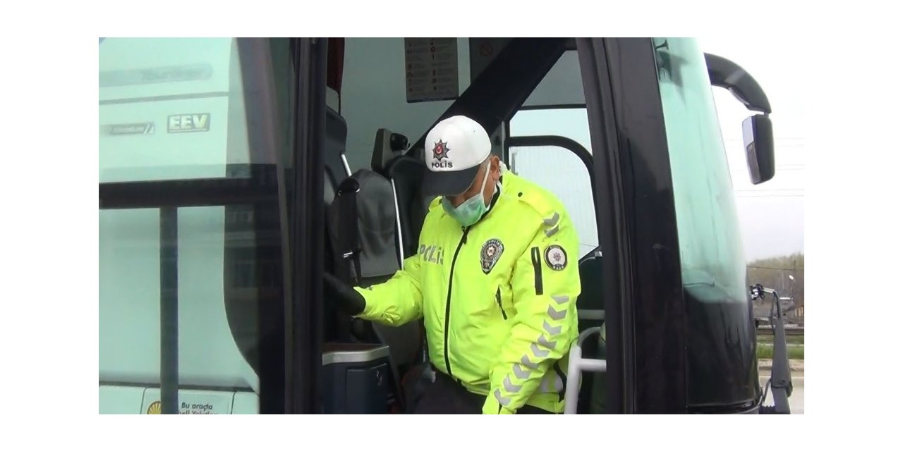 Polisten toplumsal mesafe ve maske uygulaması