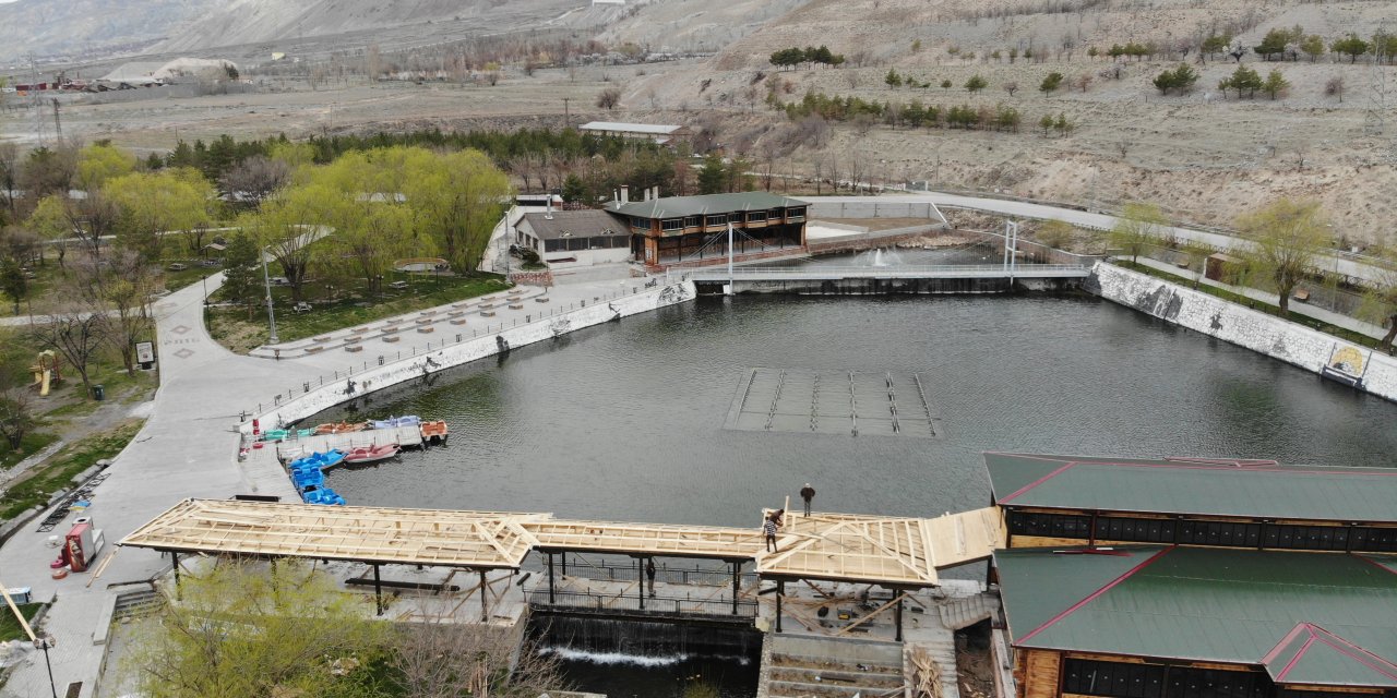 Kars'ın giriş ve çıkışlarında sürücüler ile yolcuların ateşi ölçülüyor