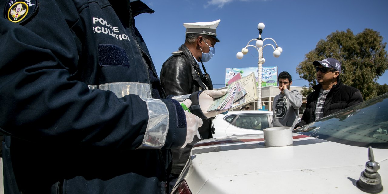 Tunus'ta koronavirüse karşı dezenfekte çalışması