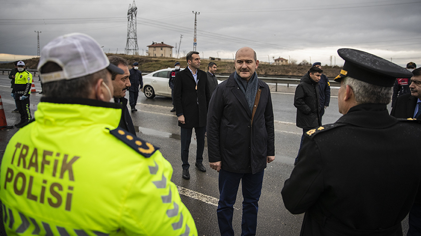 Bakan Soylu, 112 Çağrı Merkezi'ni ziyaret etti