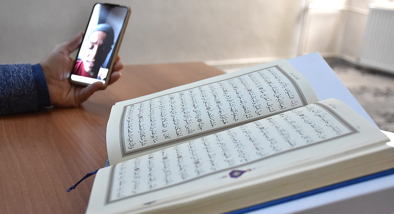 Hafızlığa telefonla devam ediyorlar