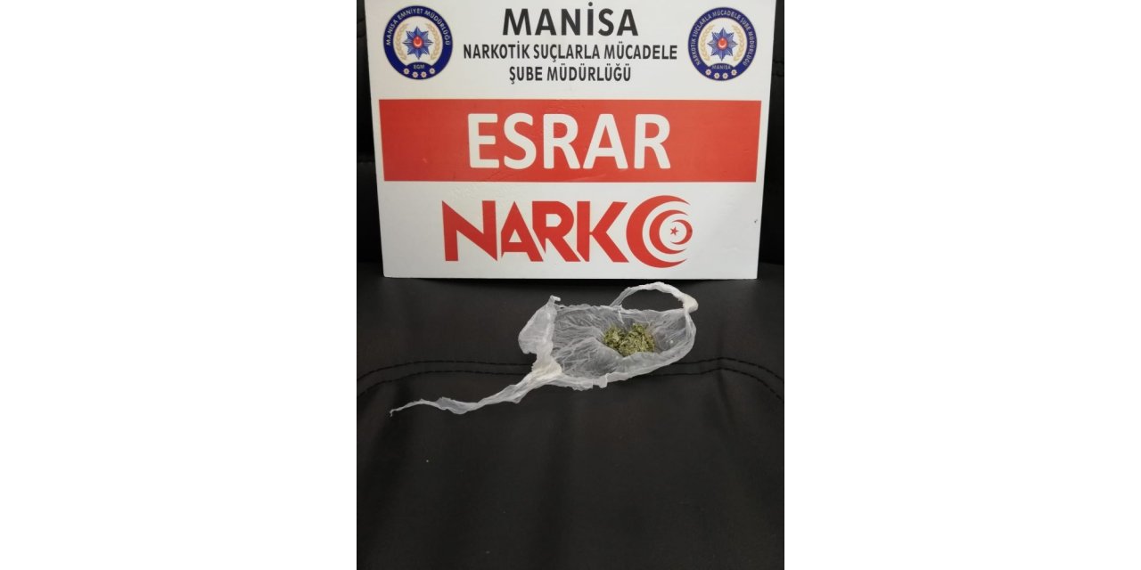 Mezarlıkta uyuşturucu ticaretine suçüstü