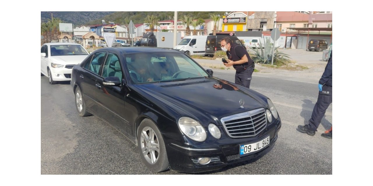 Kuşadası’nda polisten korona denetimi