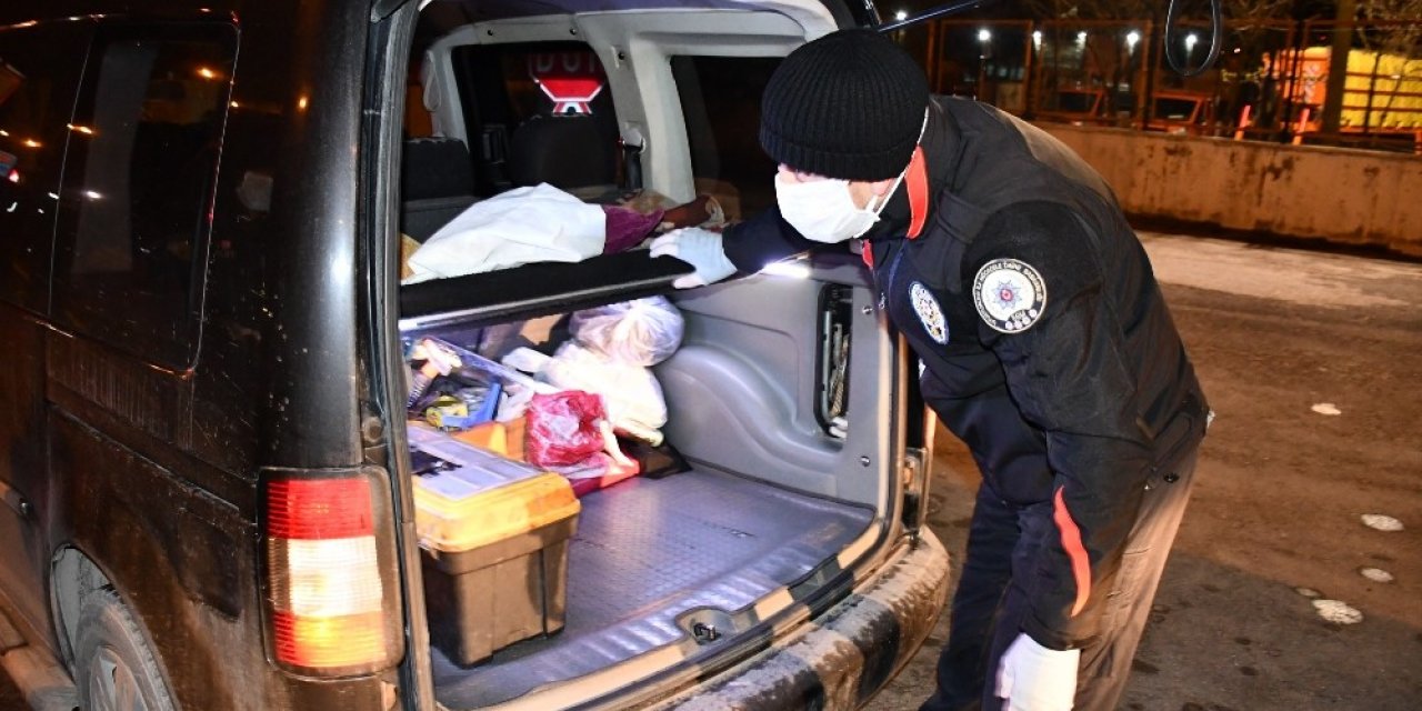 Aksaray polisi hem asayiş, hem de korona uygulamasında