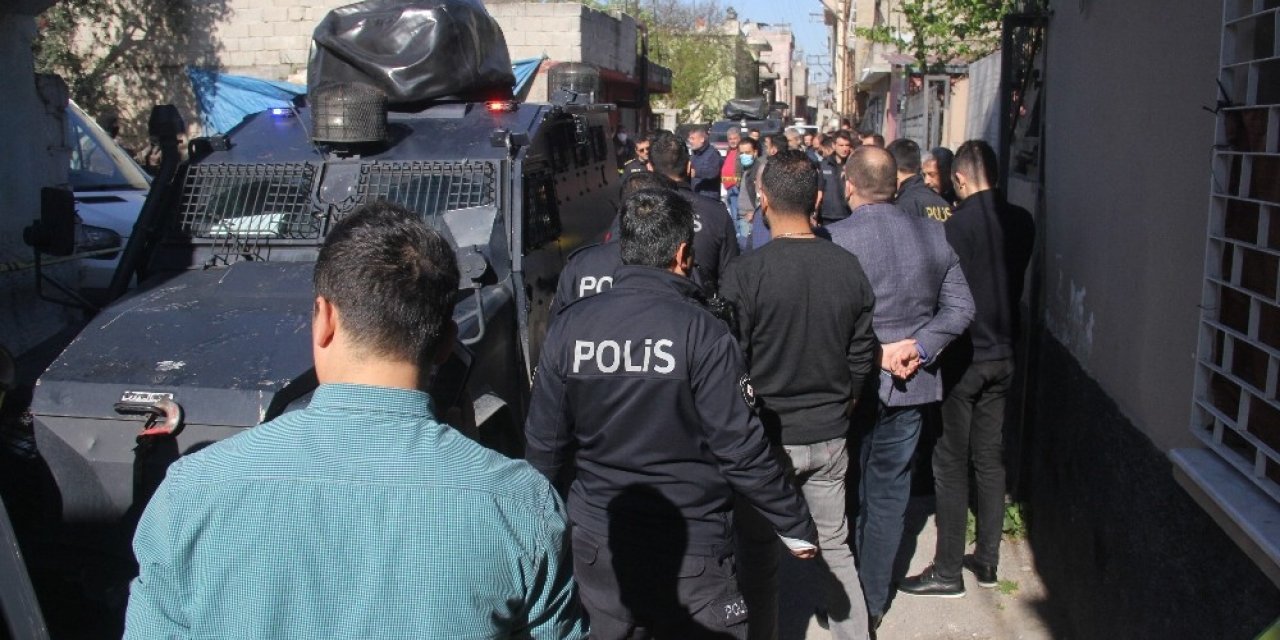Polisi yaralayan şahıs vurularak etkisiz hale getirildi