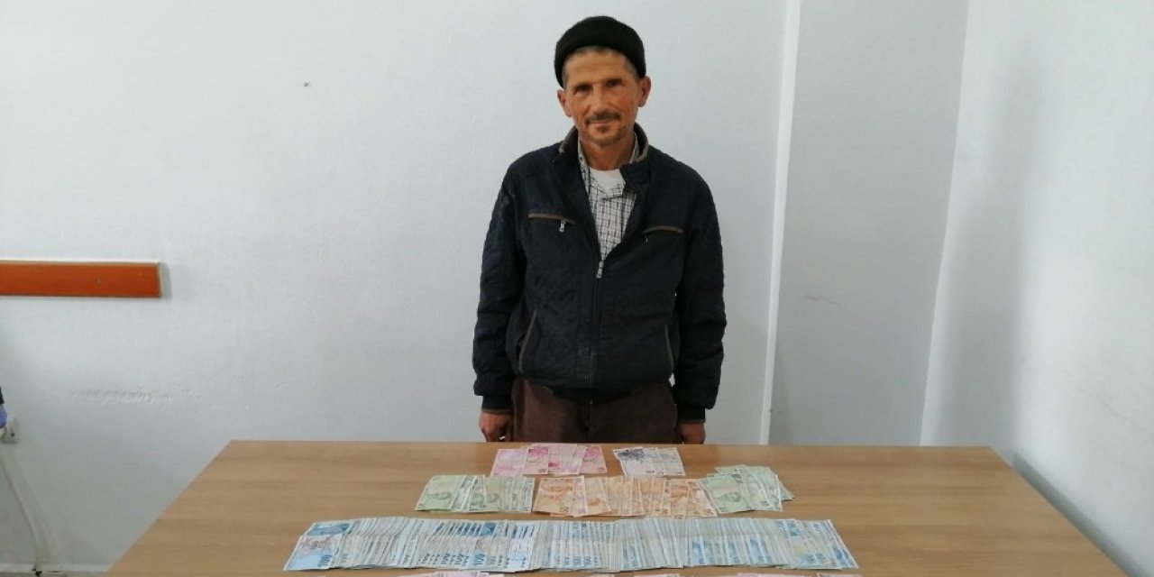 Evde bulunan kasadan altın çalarak kayıplara karışan hırsızları ayak izleri ele verdi