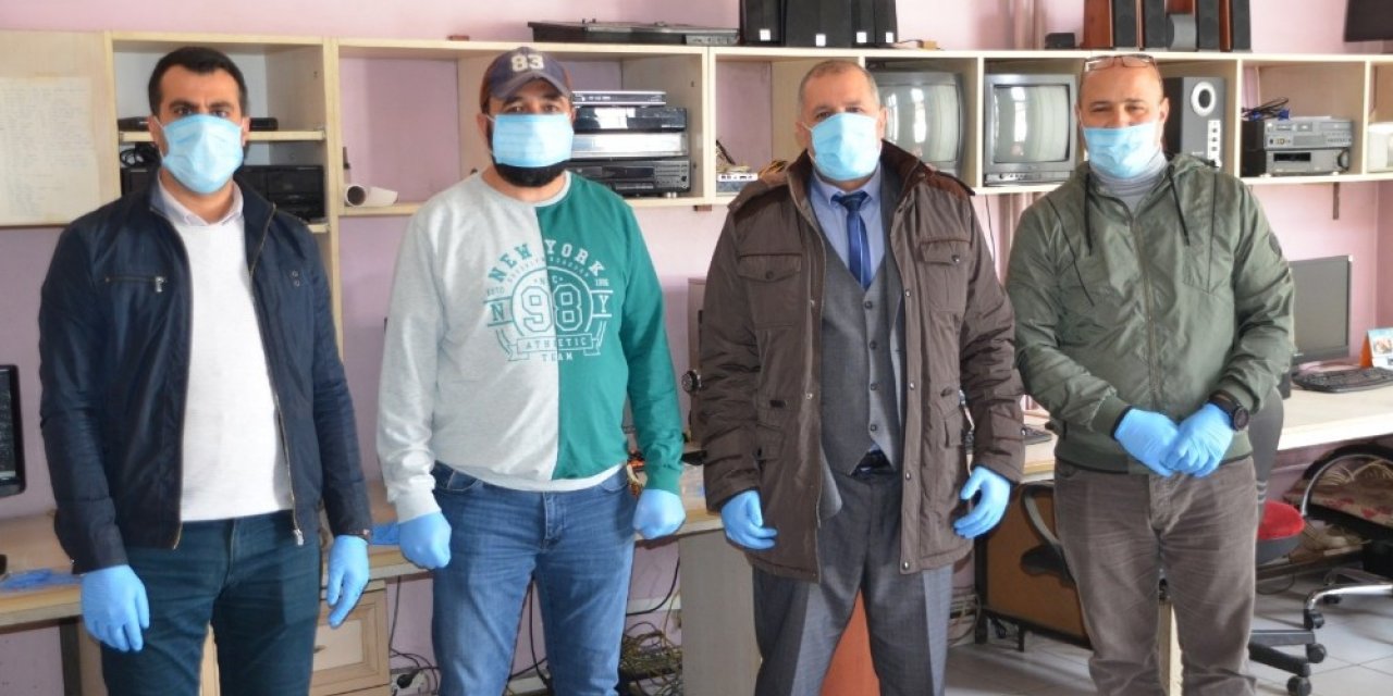 ASYMD’den sahadaki gazetecilere maske ve eldiven